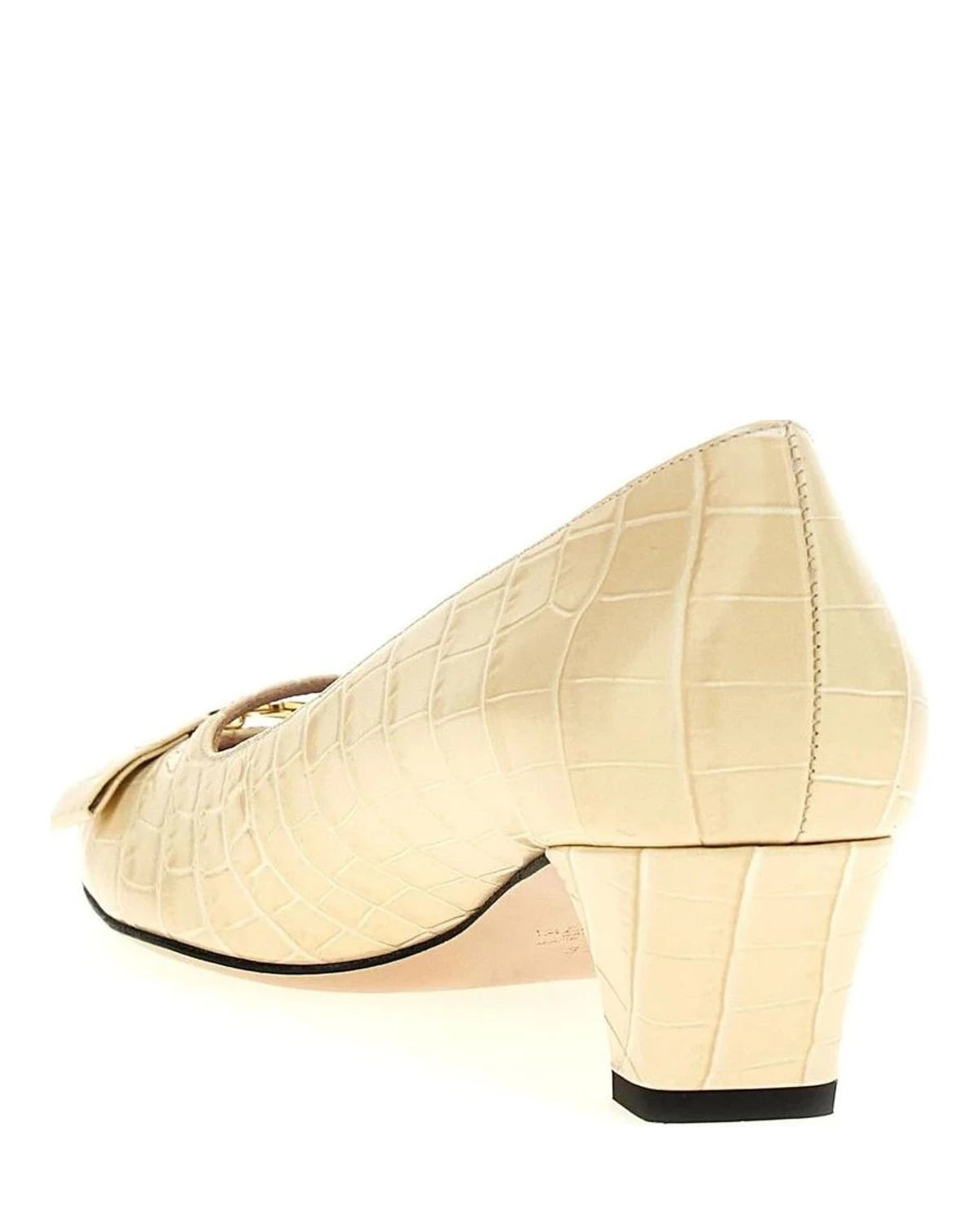 Valentino Garavani Pumps in white, Calfskin Leather — view 3