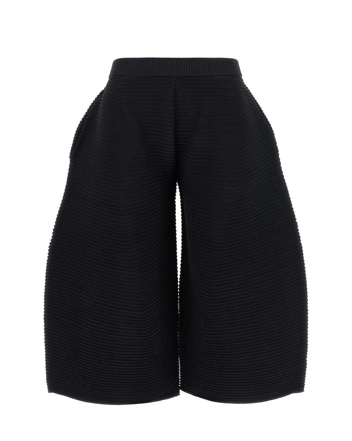 Issey Miyake Short Trouser in black