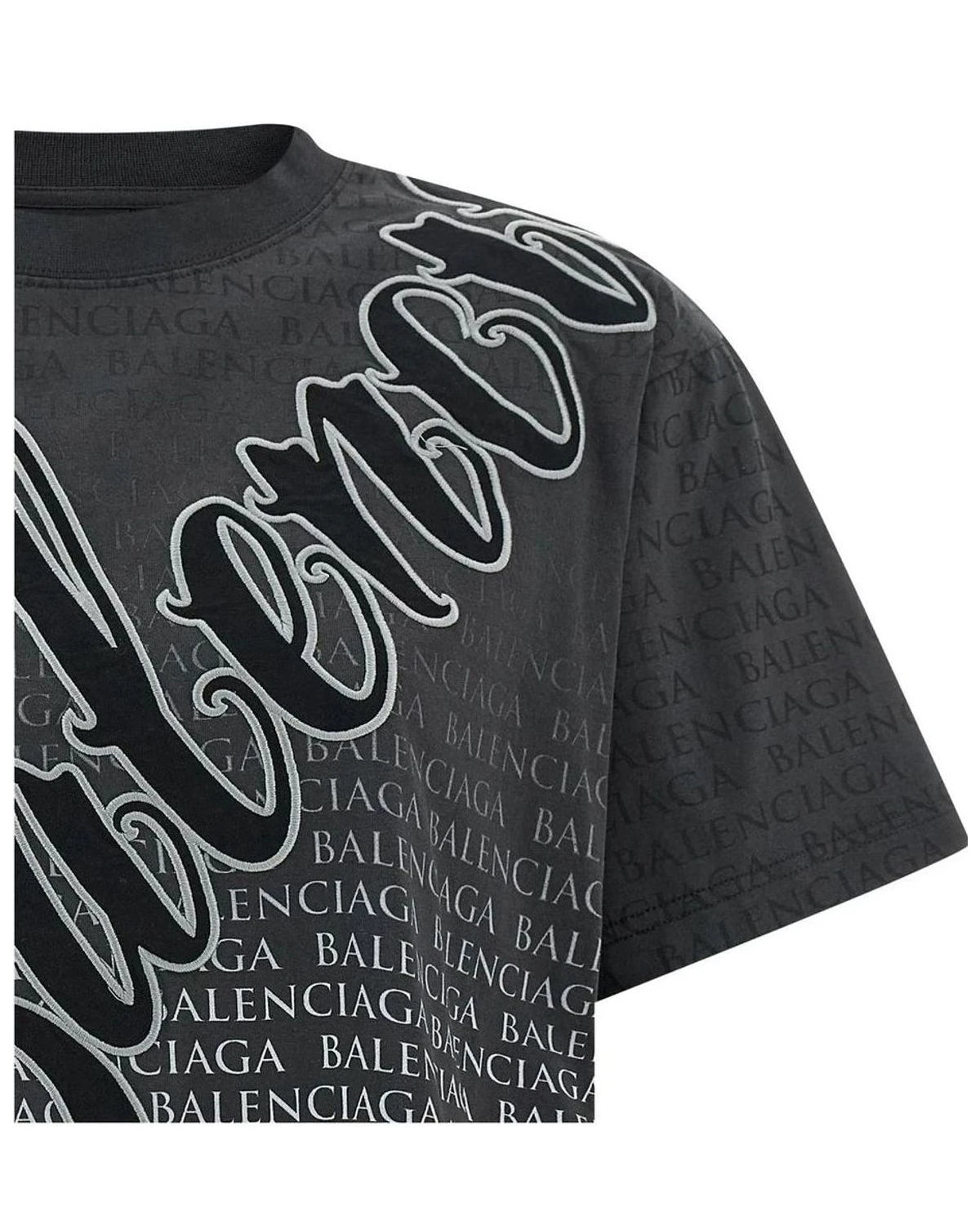 Balenciaga T-Shirt in black — view 3