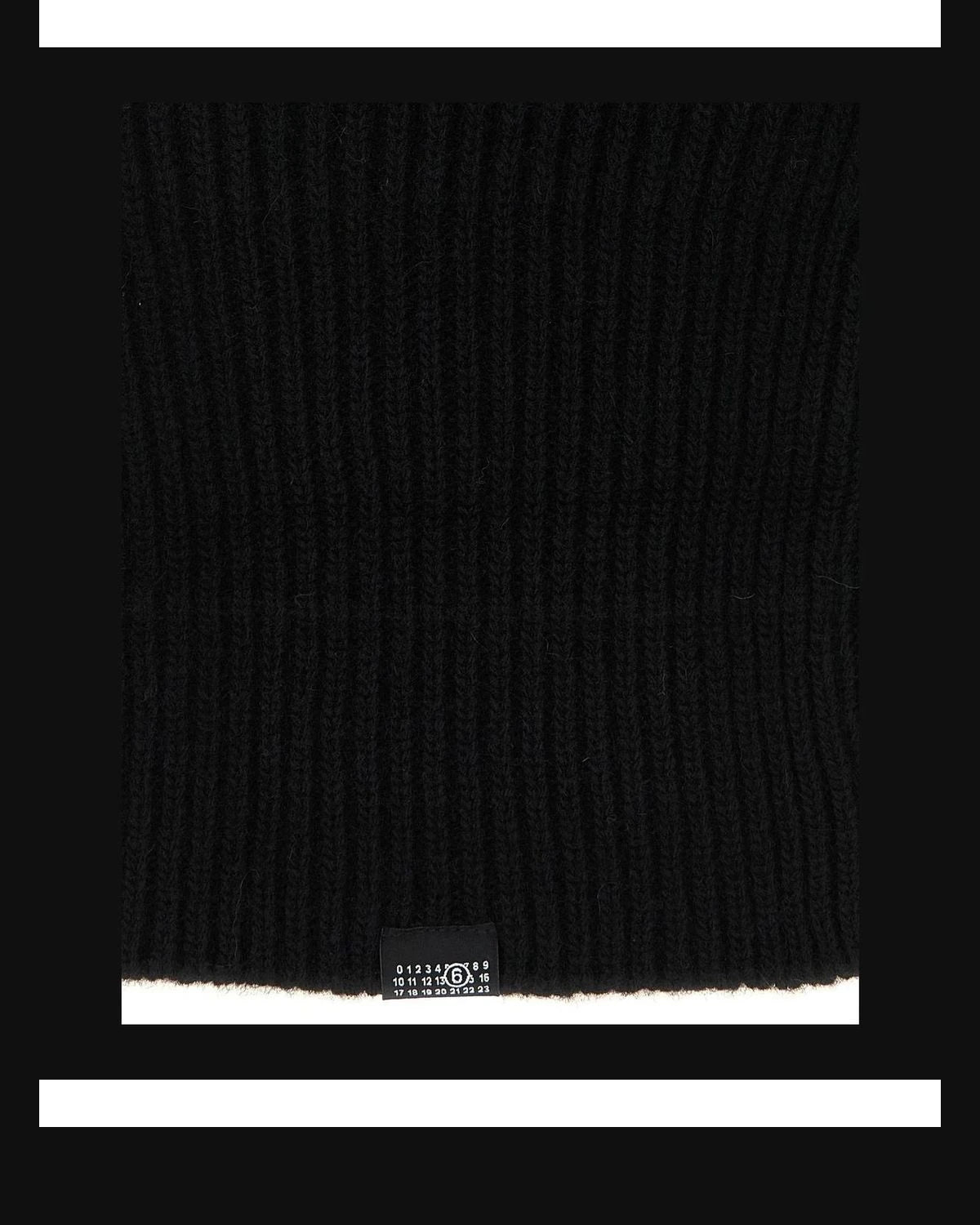 MM6 Maison Margiela Beanie in black, Wool — view 3