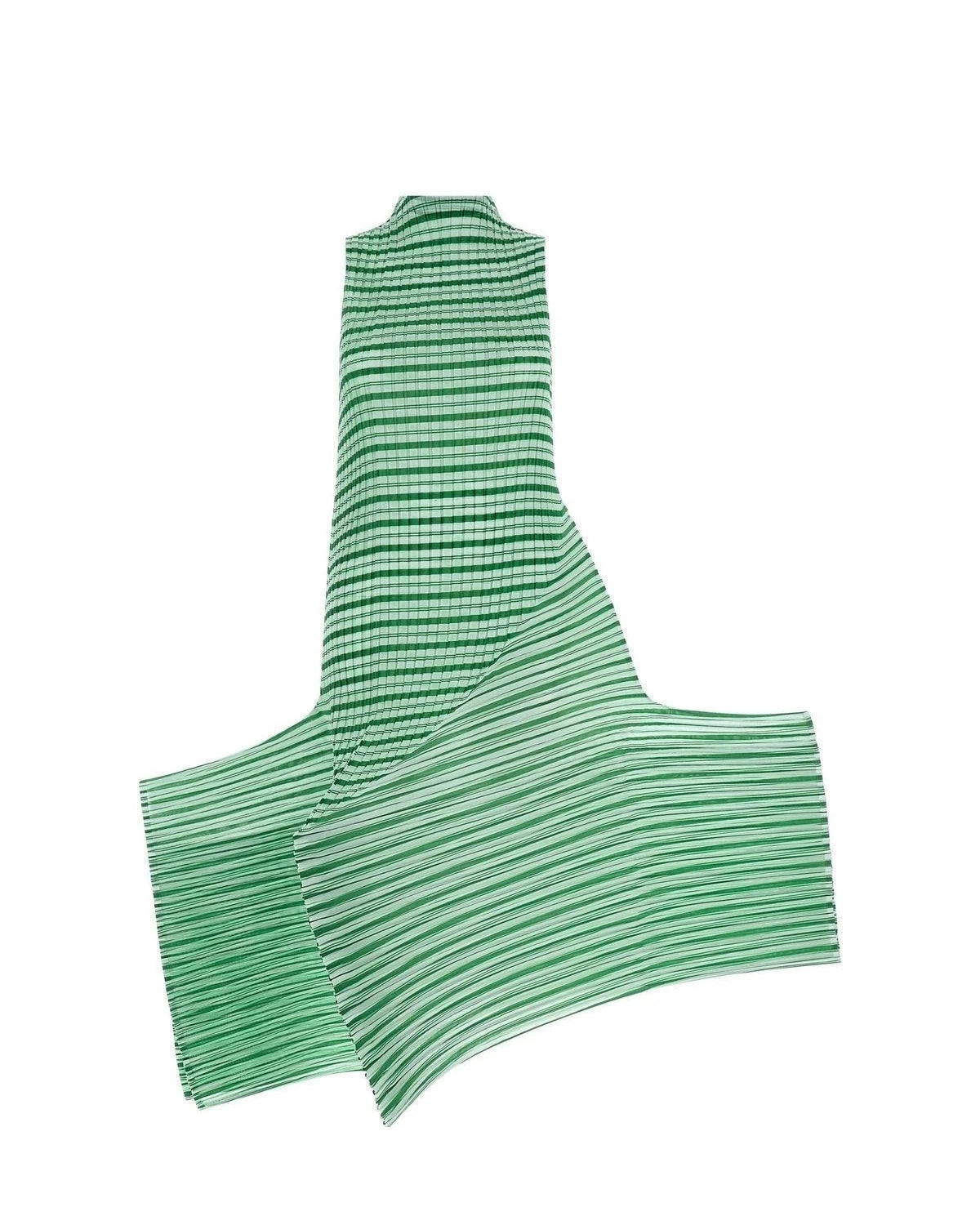 Issey Miyake Dresse in green, Polyester