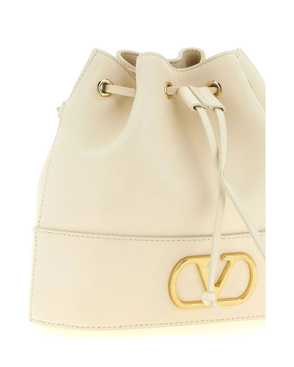 Valentino Garavani Bucket Bag in white, Lamb Leather — view 3
