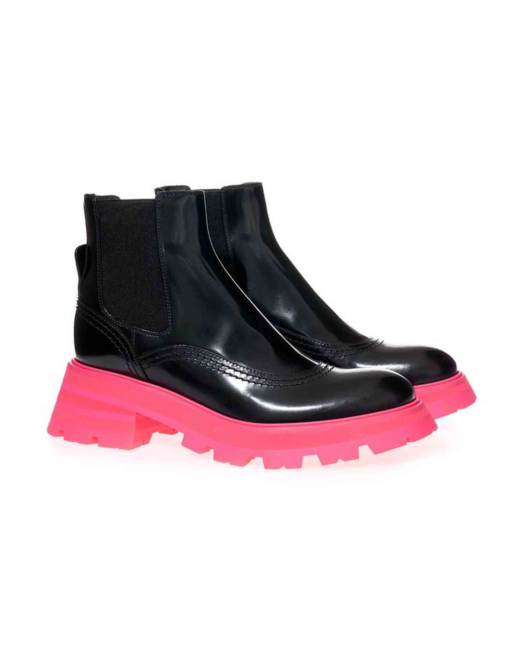 Alexander Mcqueen Elegant Leather Black Boots Glam Steals