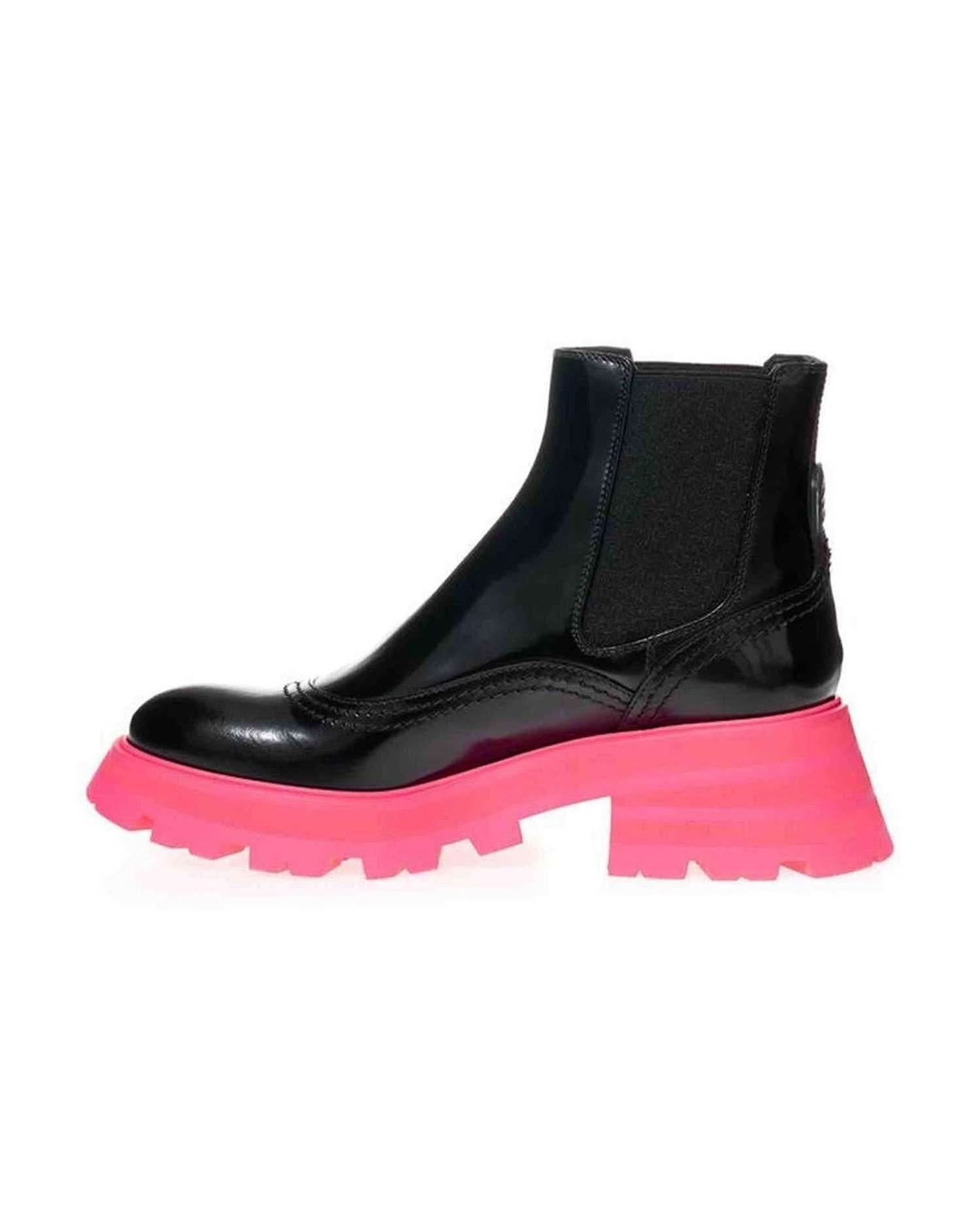 Alexander Mcqueen Black Elegant Leather Boots Boots