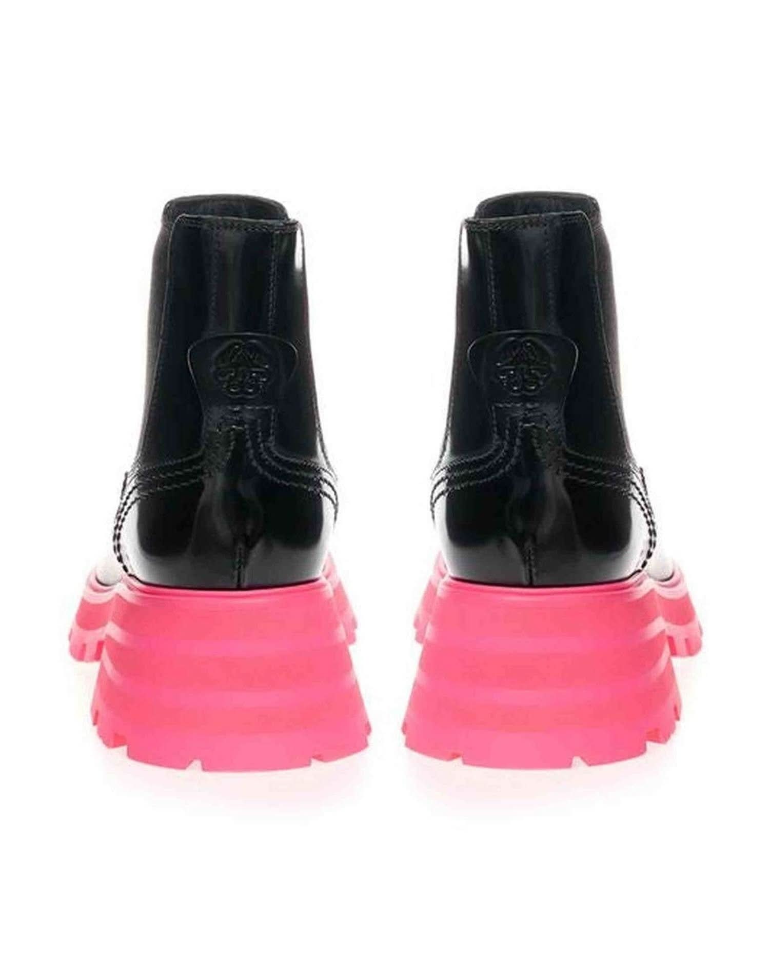 Alexander Mcqueen Black Elegant Leather Boots Boots