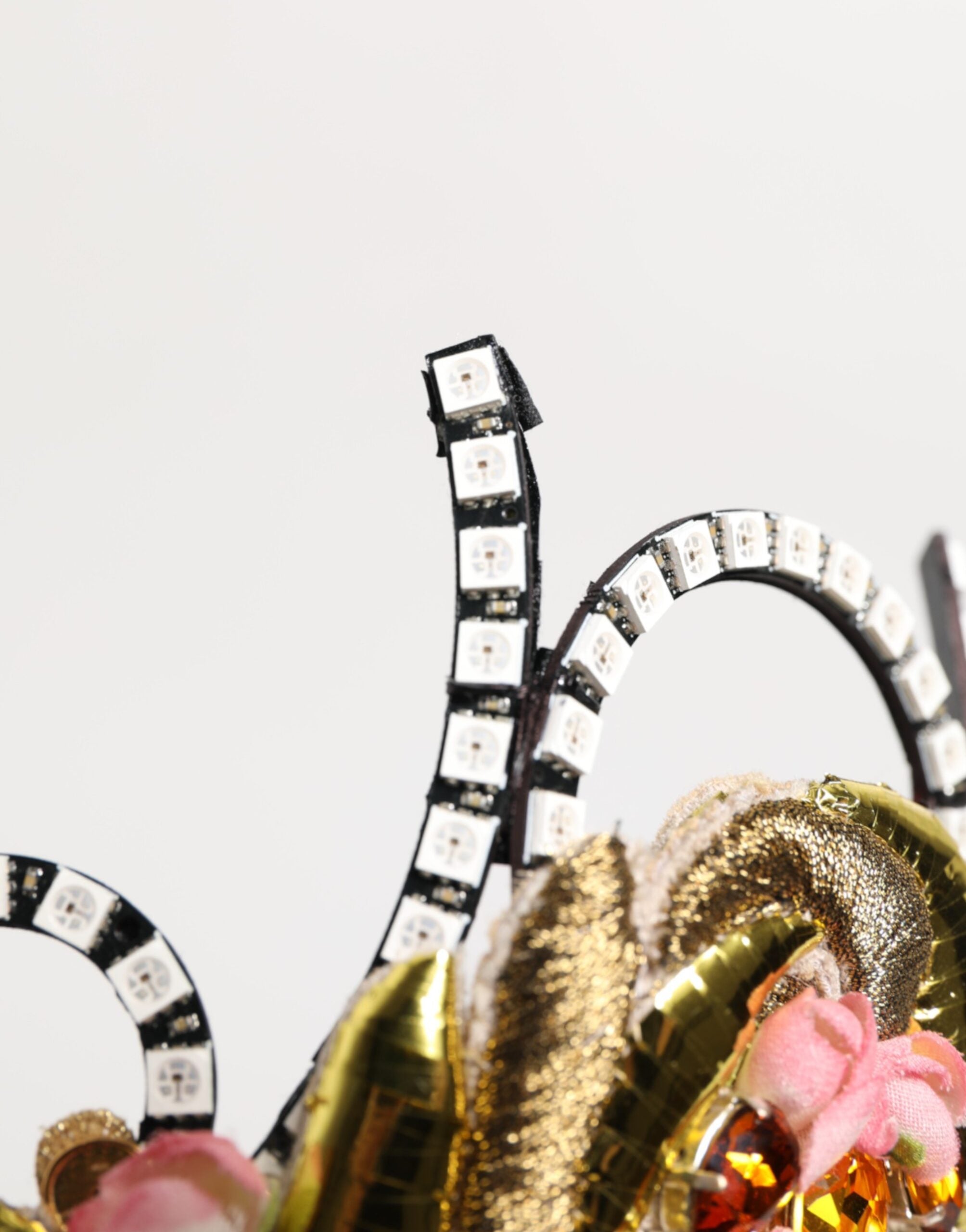 Dolce & Gabbana Gold Brass Crystal Embellished Headpiece Crown Diadem Tiara Glam Steals