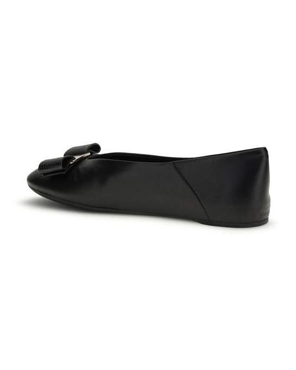 Ferragamo Black Calf Leather Bos Taurus Ballet Flats