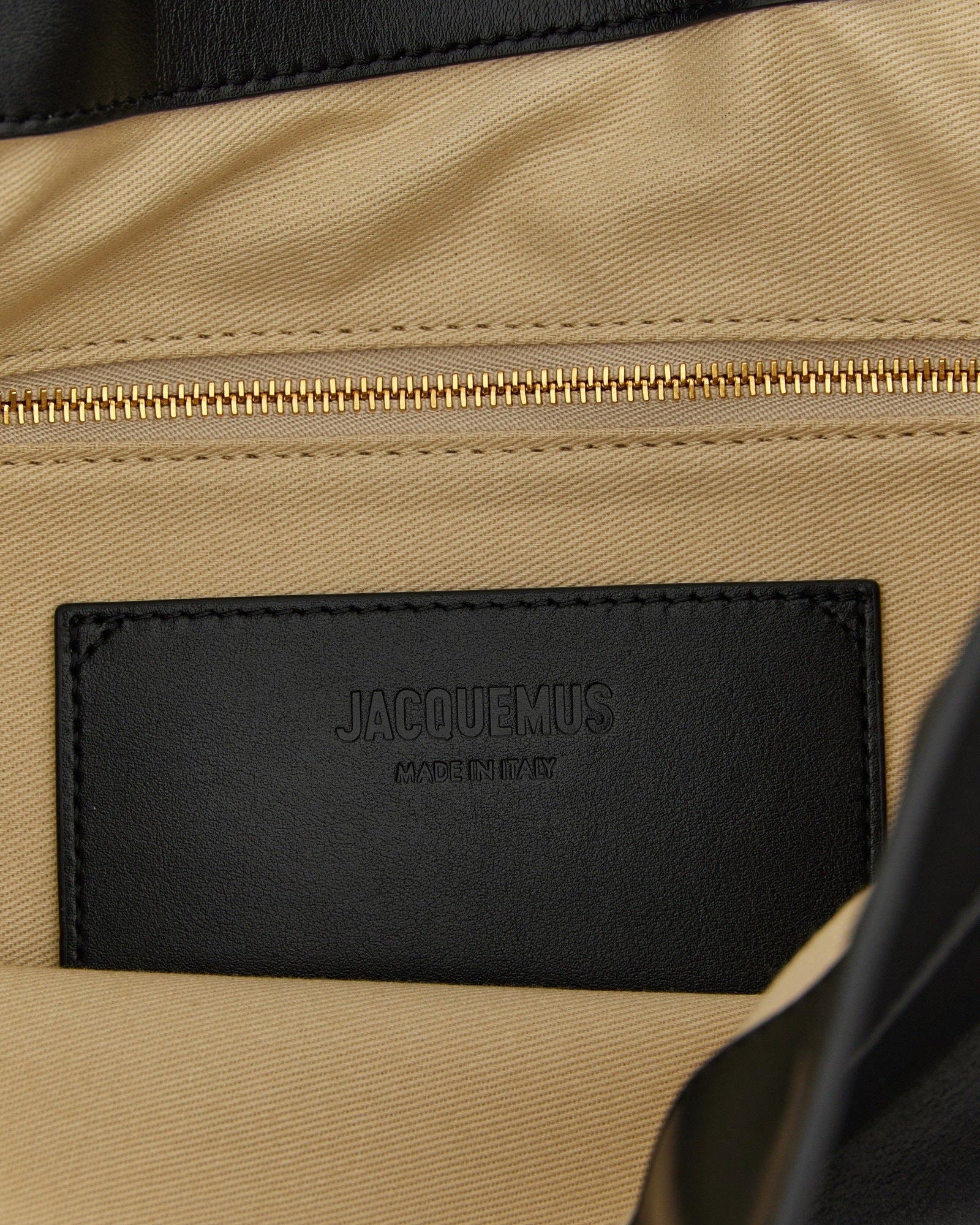 Jacquemus Le Sac Ovalo Shoulder Bag Shoulder
