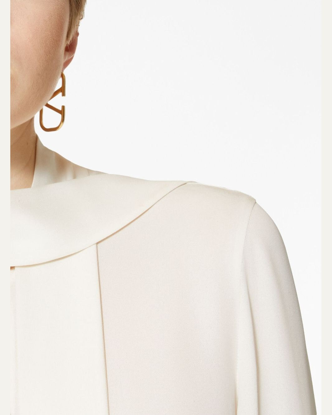 Valentino Garavani Earrings Glam Steals