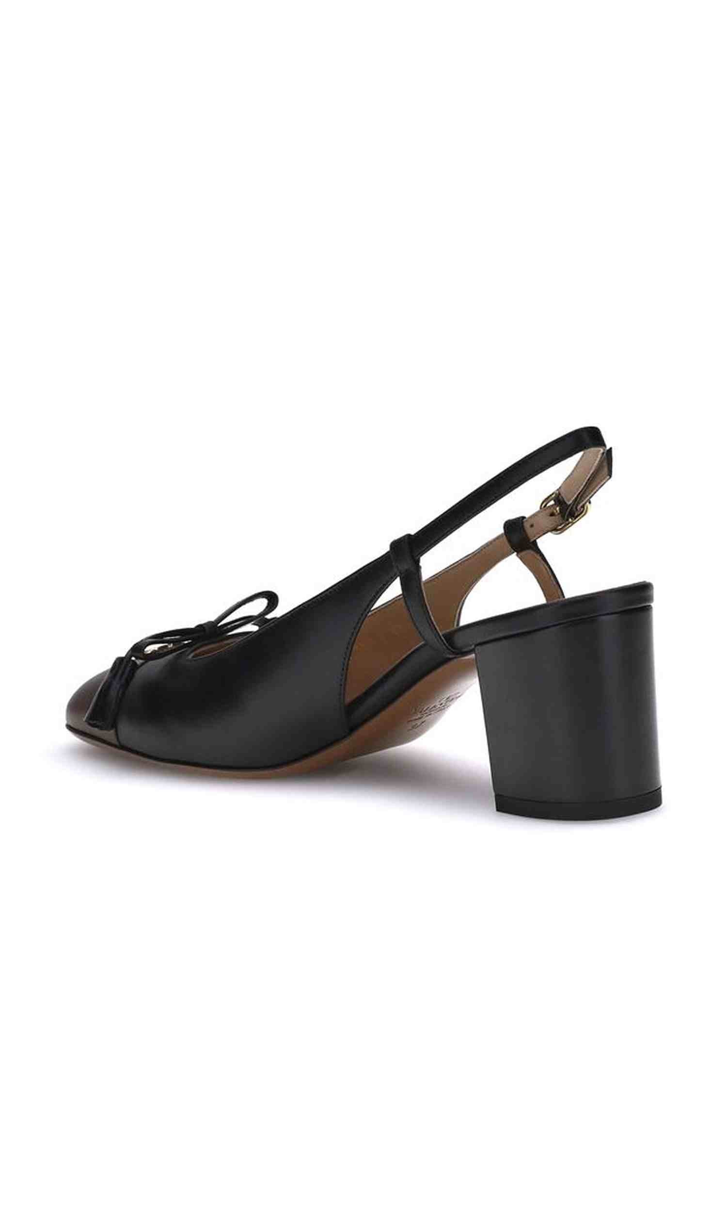 Valentino Garavani Valet Du Roi Pumps Glam Steals