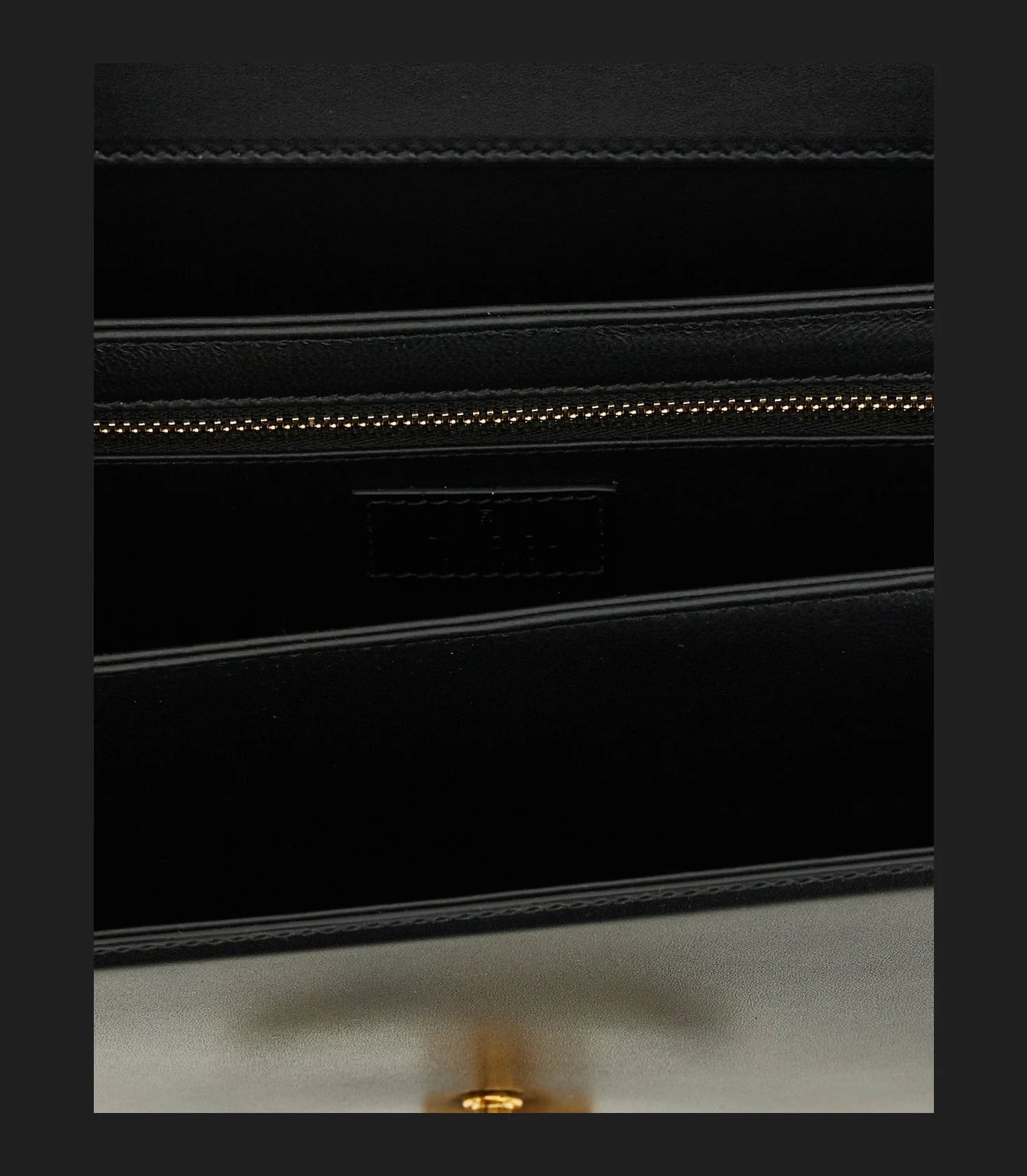 Gucci Shoulder Bag in black, Calfskin Leather — view 4