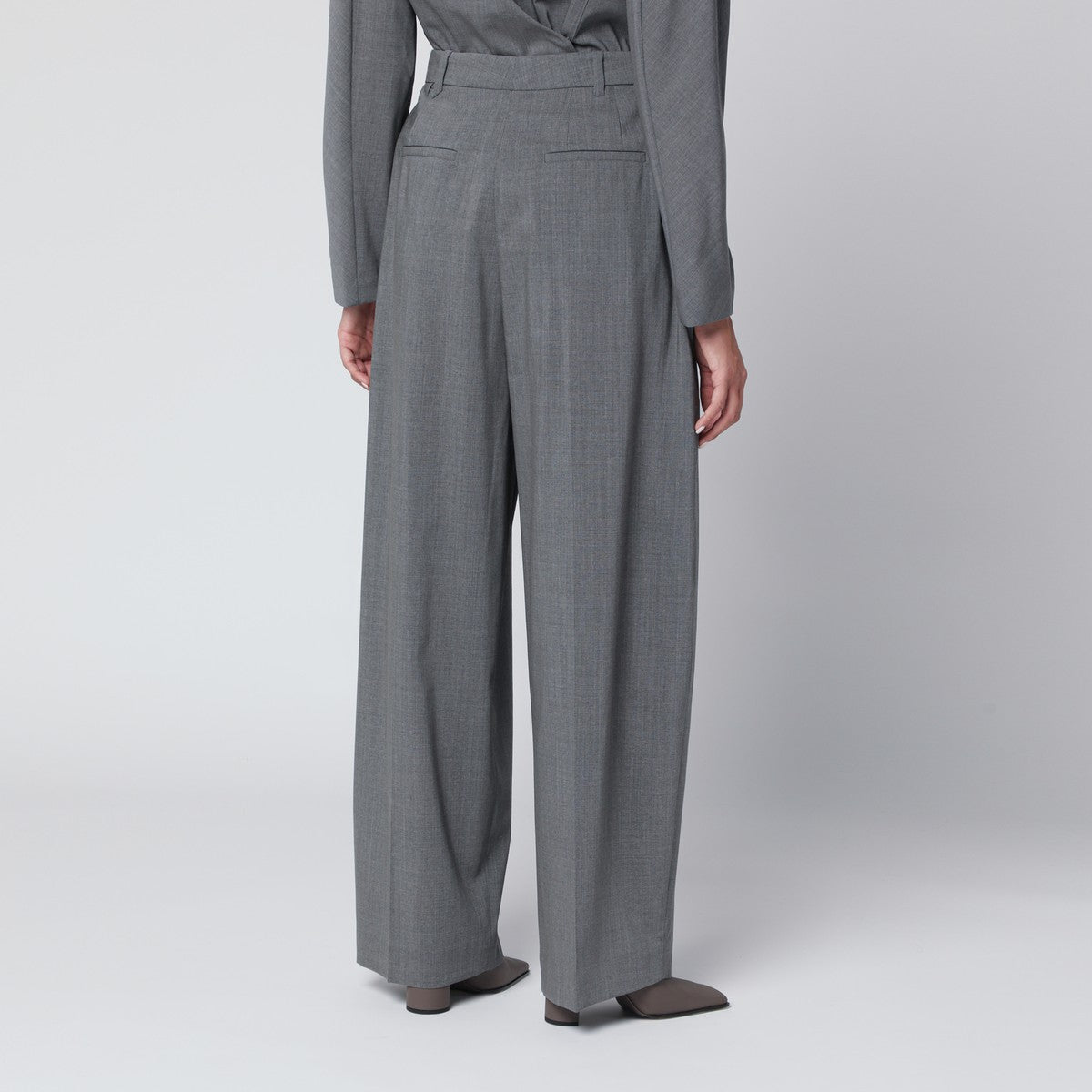 JACQUEMUS Grey pleated wool trousers Glam Steals