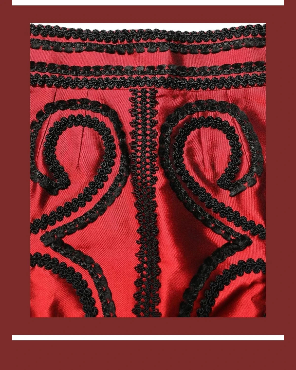 Dolce & Gabbana Skirt in red, Silk