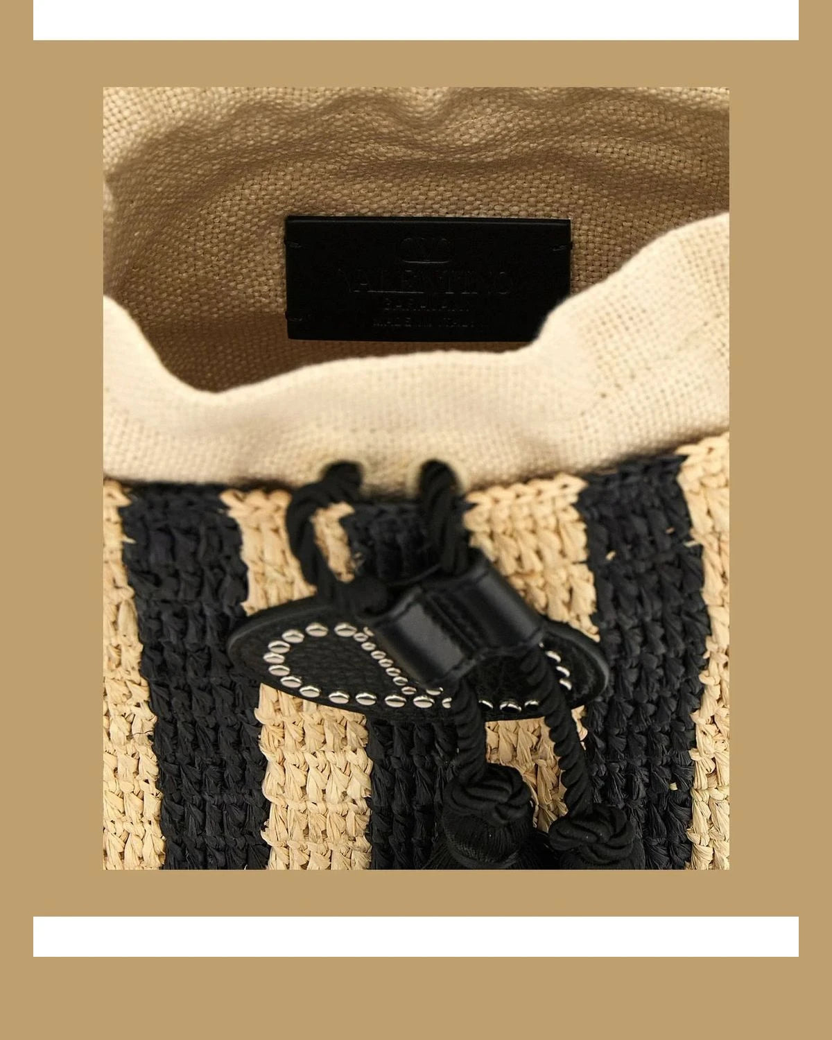Valentino Garavani Bucket Bag in black, Straw — view 4