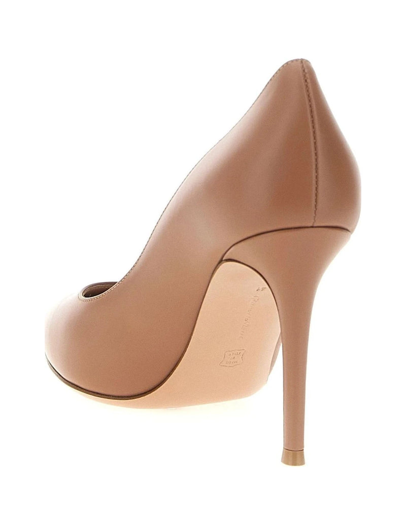 Gianvito Rossi Pumps in beige, Calf Leather — view 3