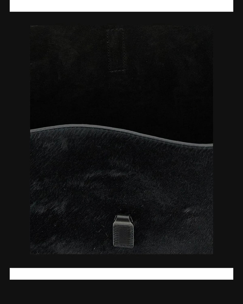 Saint Laurent Shoulder Bag in black, Calfskin Leather — view 4