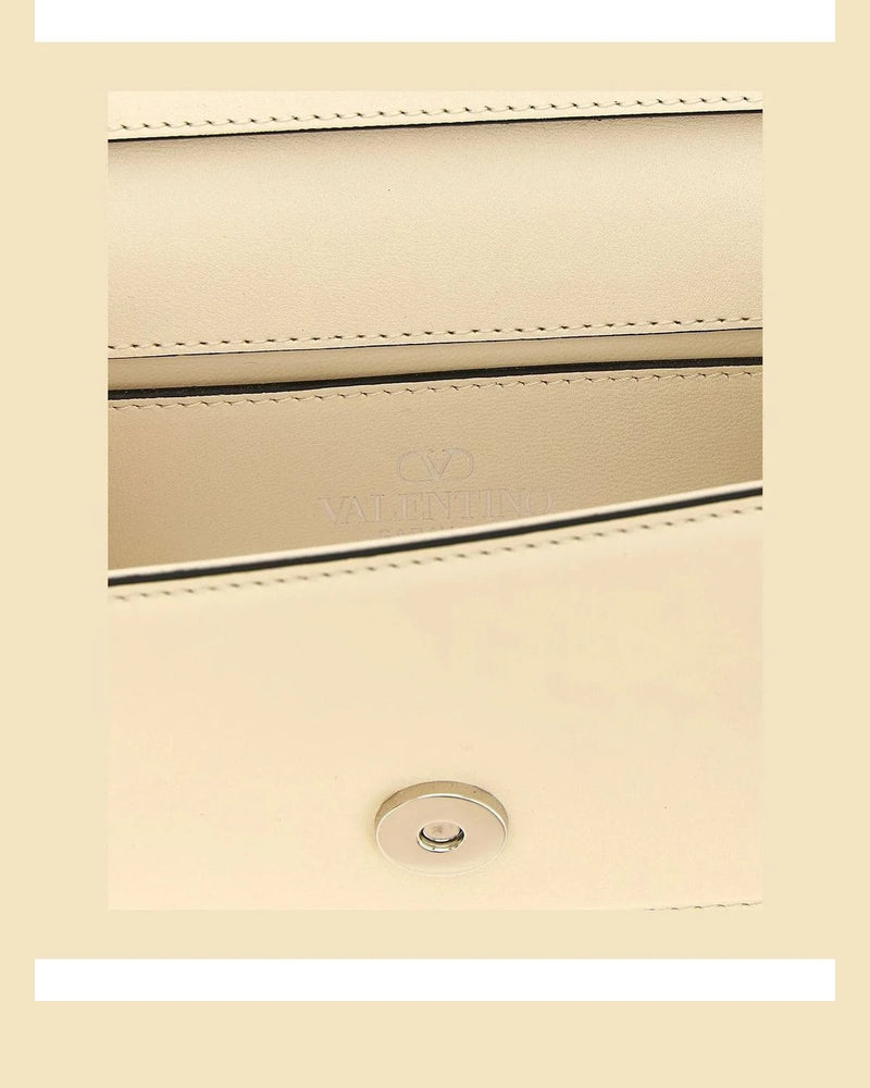 Valentino Garavani Shoulder Bag in white, Calfskin Leather — view 4