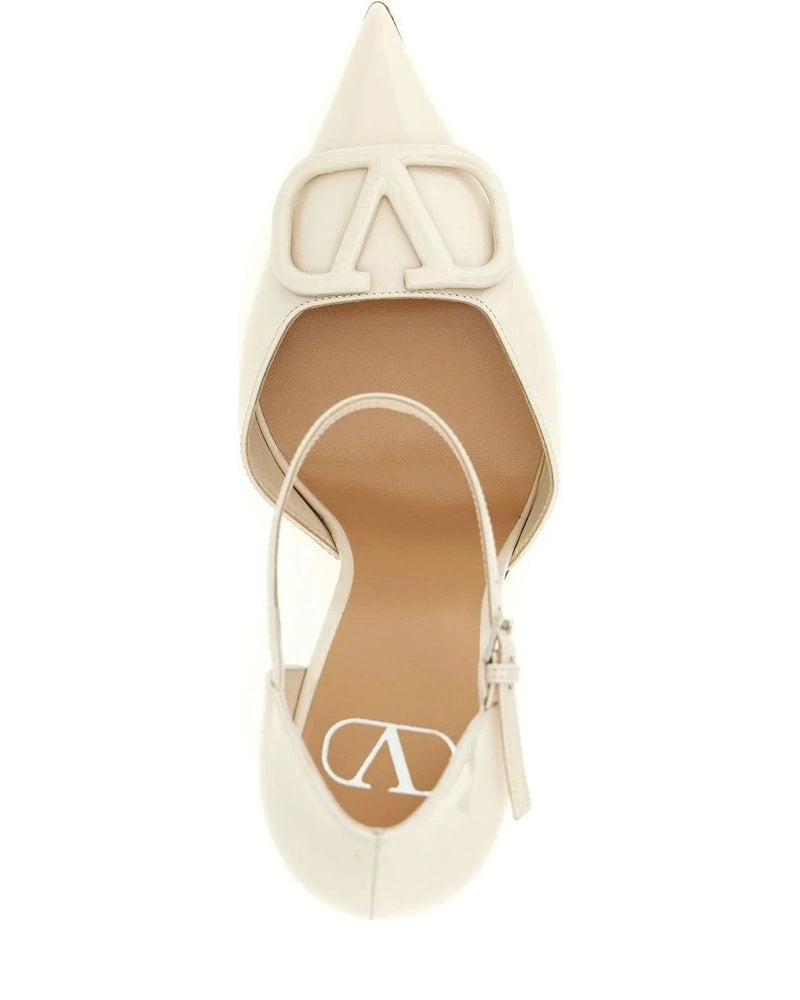Valentino Garavani Pumps in white, Calfskin Leather — view 4