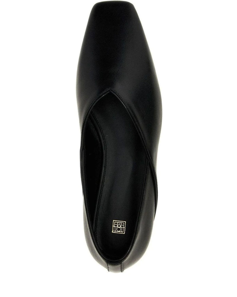 Toteme Ballet Flats in black, Calfskin Leather — view 4