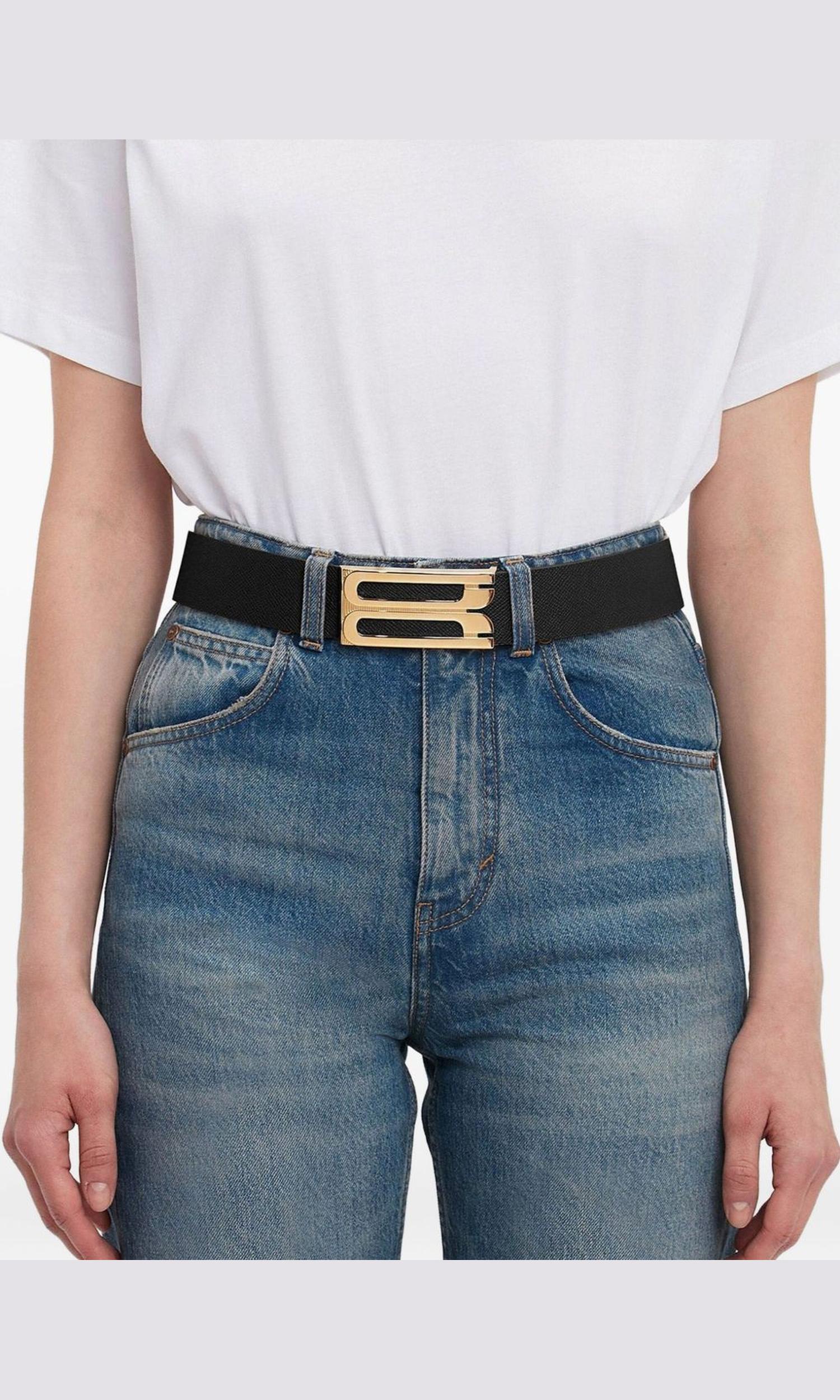 Add a polished touch with Victoria Beckham Black Leather Jumbo Frame Belt in Grained tailored in quality leather — great for autumn styling. Built for versatile styling. Explore it at glam steals online. Glam Steals