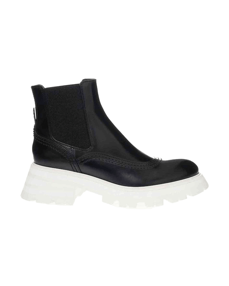 Alexander Mcqueen Black Elegant Leather Boots In Timeless Glam Steals