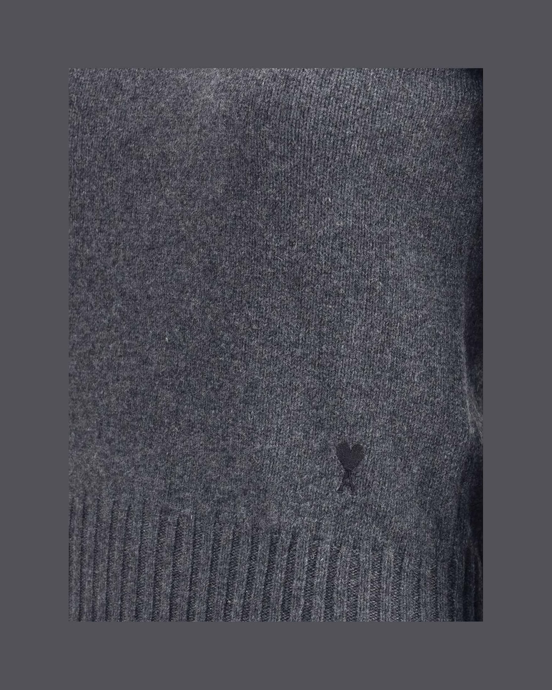 Ami Paris Pull Col Rond De Coeur Glam Steals