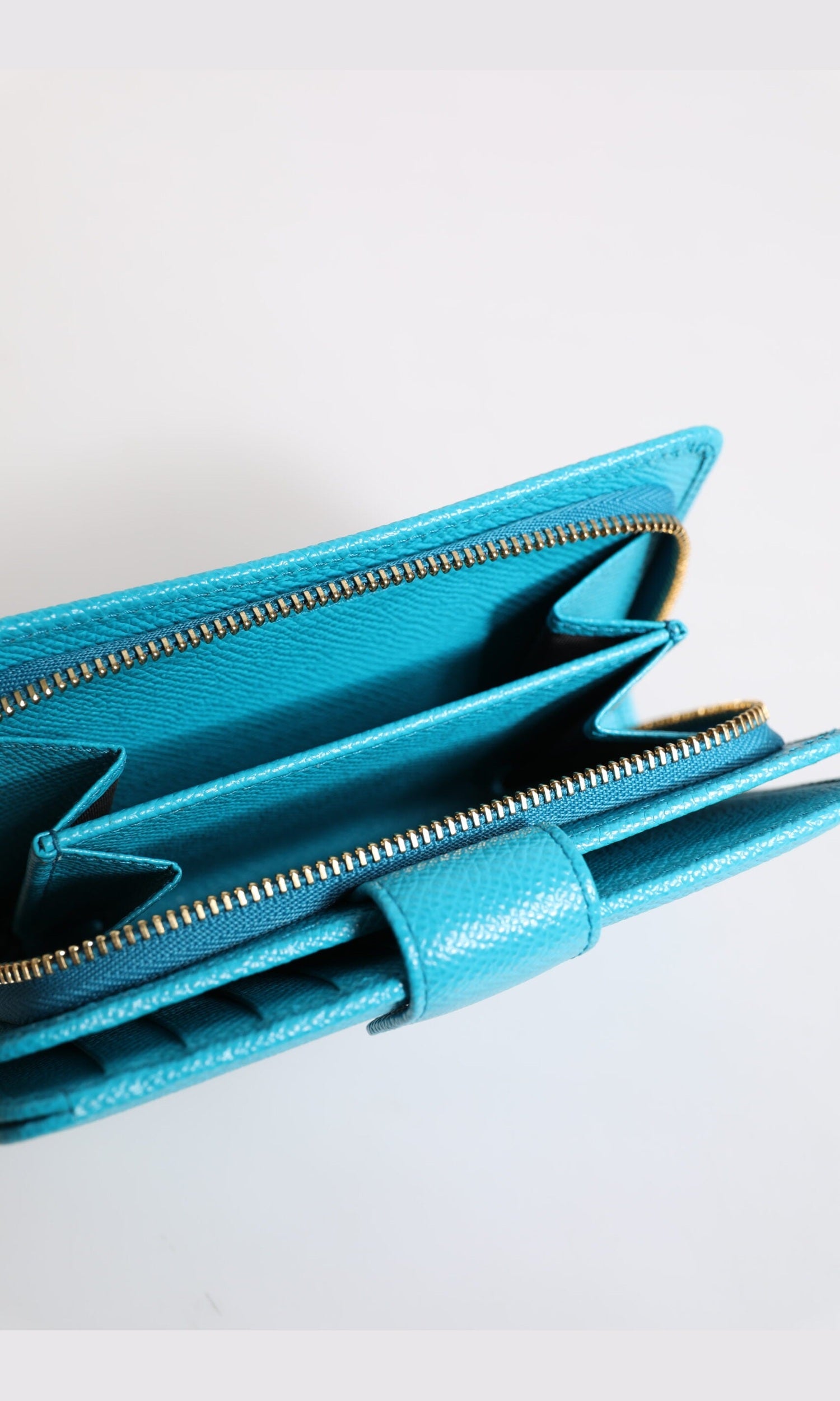 Dolce & Gabbana Light Blue Leather Bifold Continental Clutch Wallet Glam Steals