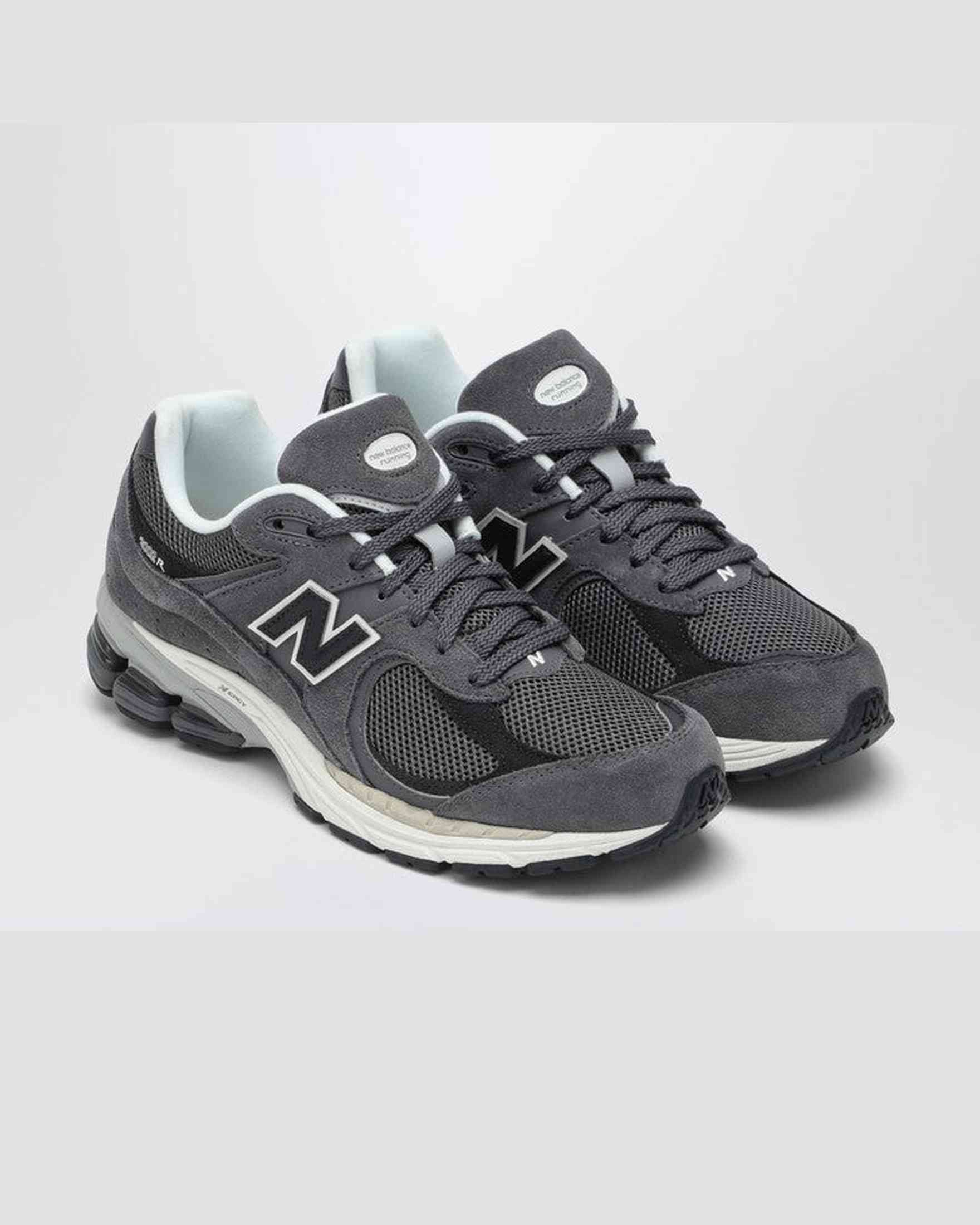 New Balance Grey Dark Sneaker 2002R Glam Steals