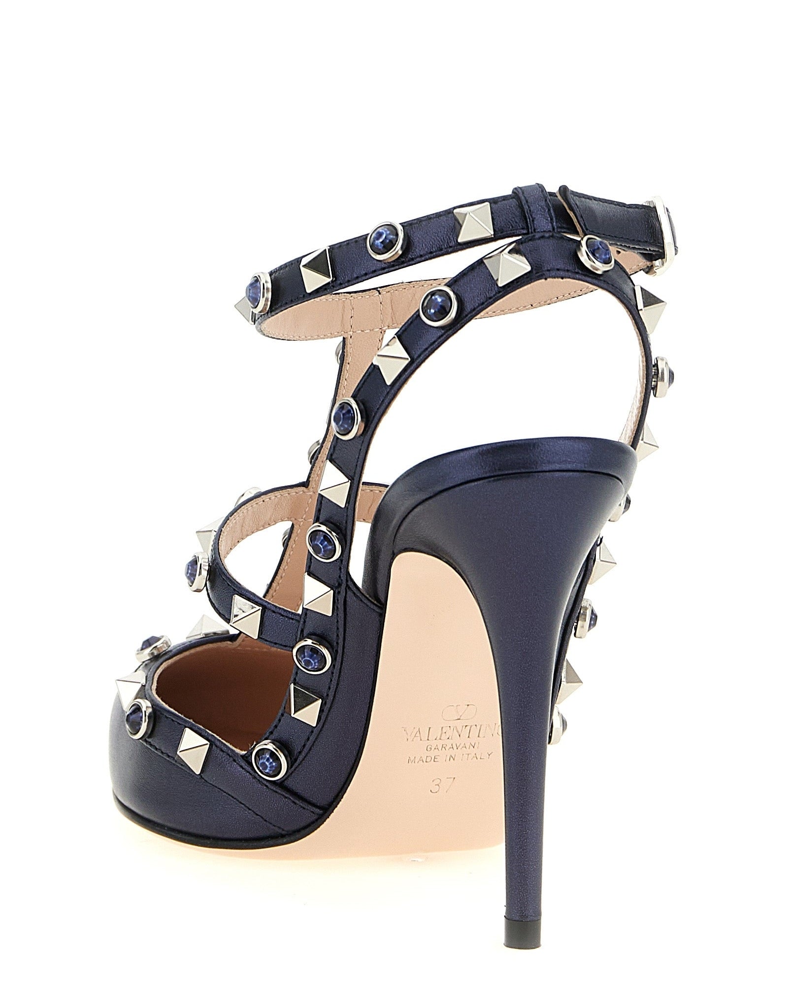Valentino Garavani Rockstud Pumps Glam Steals