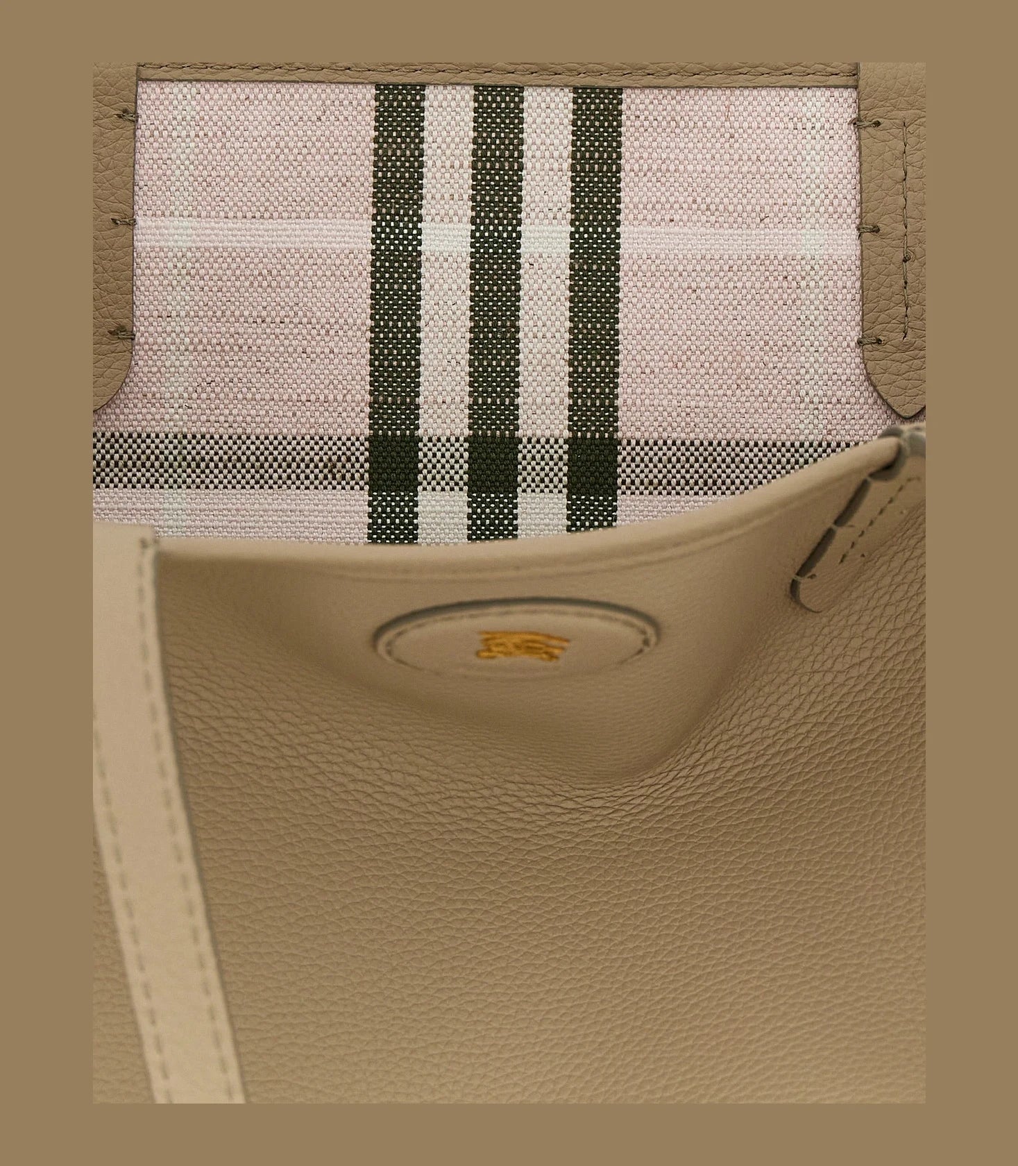 Burberry Tote Bag in beige, Calfskin Leather — view 4