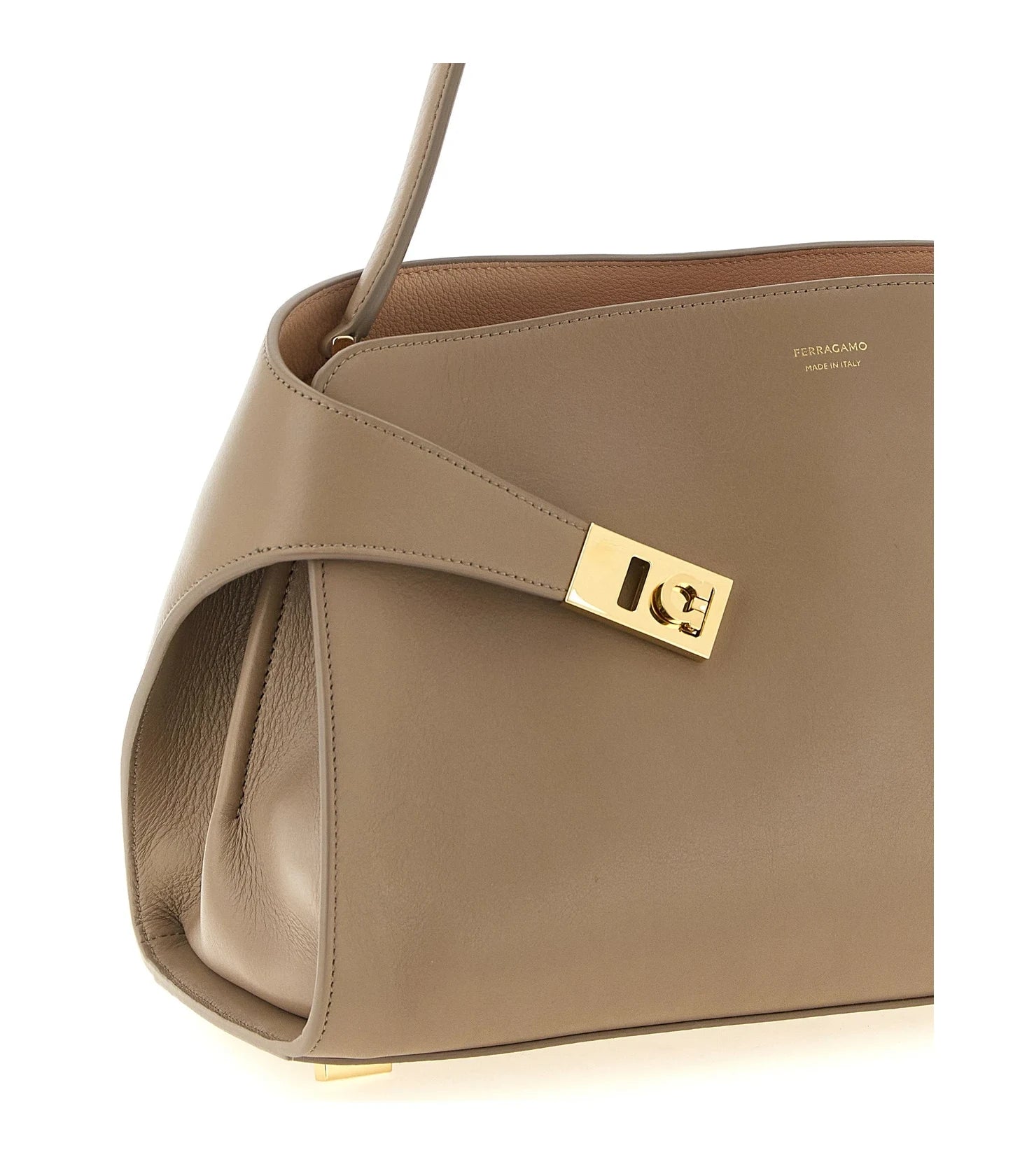 Ferragamo Shoulder Bag in pink, Calfskin Leather — view 3
