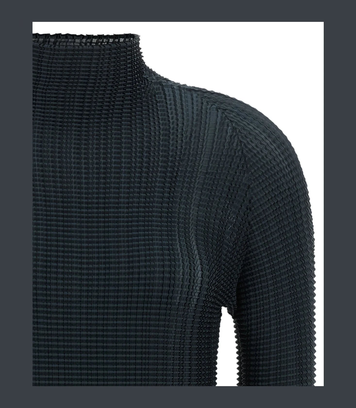 Issey Miyake Cardigan in black, Polyester — view 3