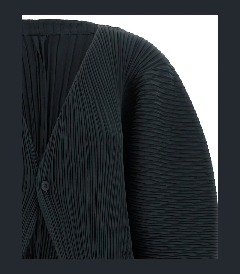 Issey Miyake Cardigan in black, Polyester — view 3